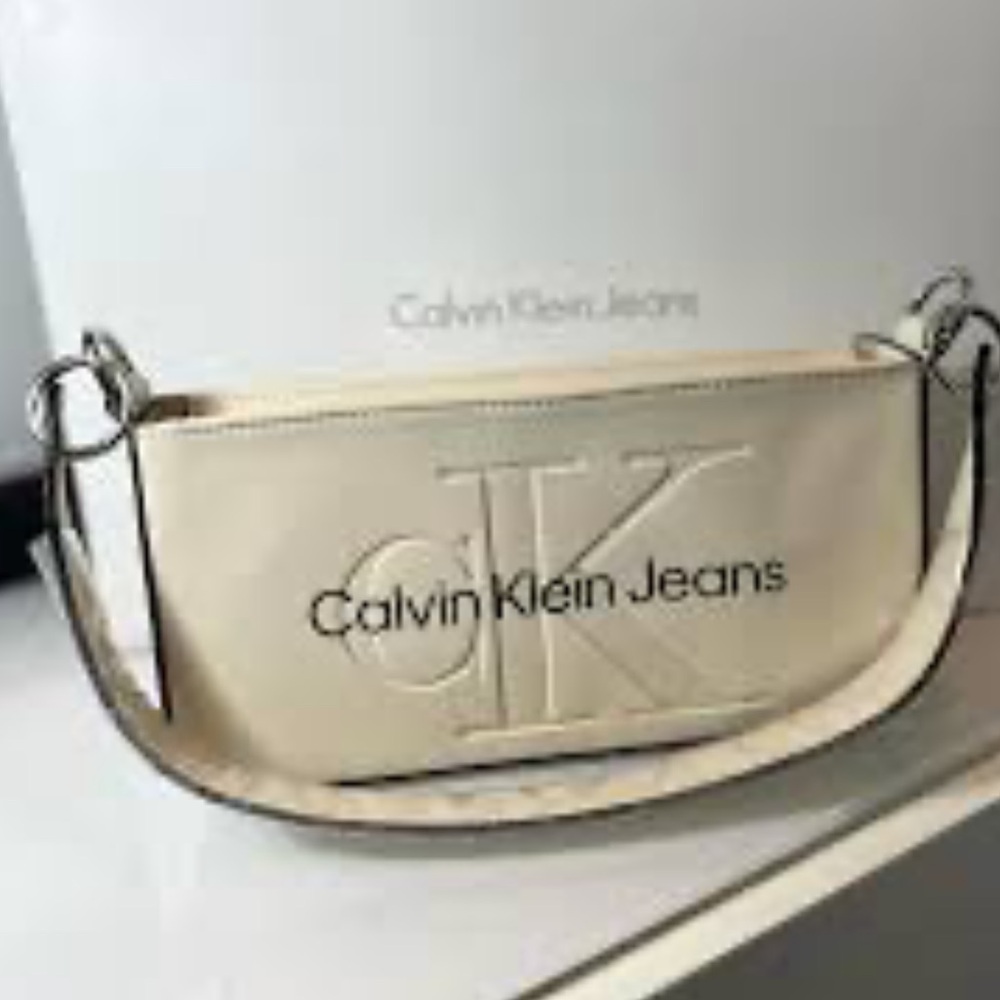Calvin Klein Bag - Picture 6 of 6
